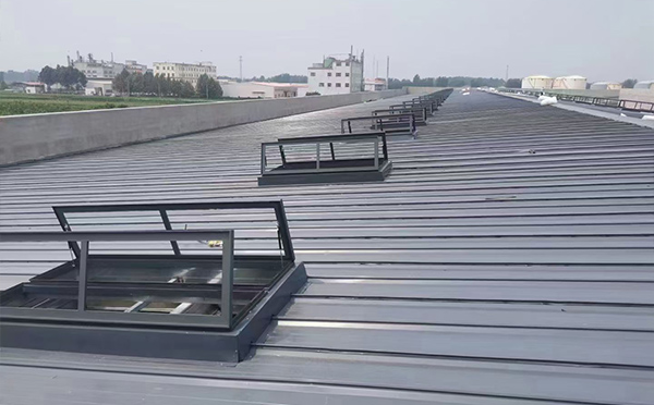 某中学室内体育馆岐山排烟窗改造项目