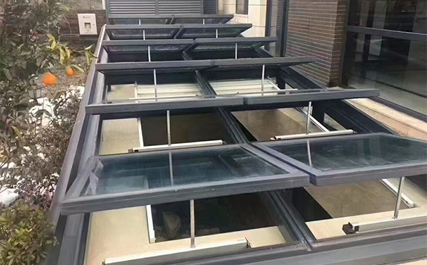 某轨道交通车辆维修车间岐山排烟窗应用